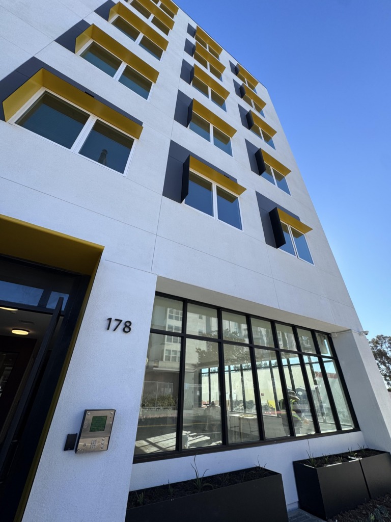Rose Town Exterior Photo 3