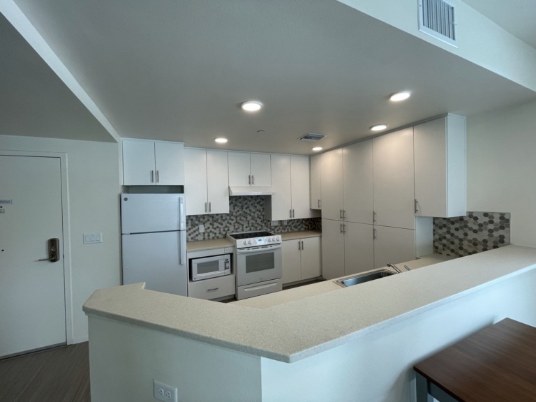 Stanford Apartments Photo 7